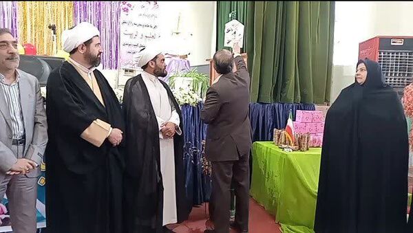 آیین نواختن زنگ معلم در دبیرستان نمونه دولتی فراهی فاروج همزمان با سراسر کشور