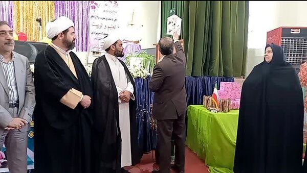 آیین نواختن زنگ معلم در دبیرستان نمونه دولتی فراهی فاروج همزمان با سراسر کشور