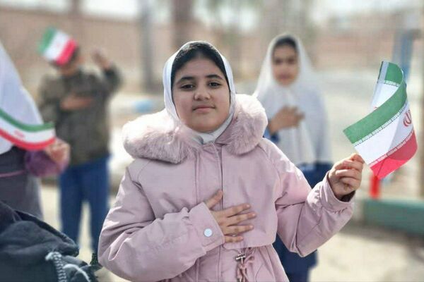 دهه فجر در دبستان‌های باران قشلاق معین‌آباد و شهدای قلعه‌سین پیشوا؛ کودکان روایتگر امید و همبستگی ملی