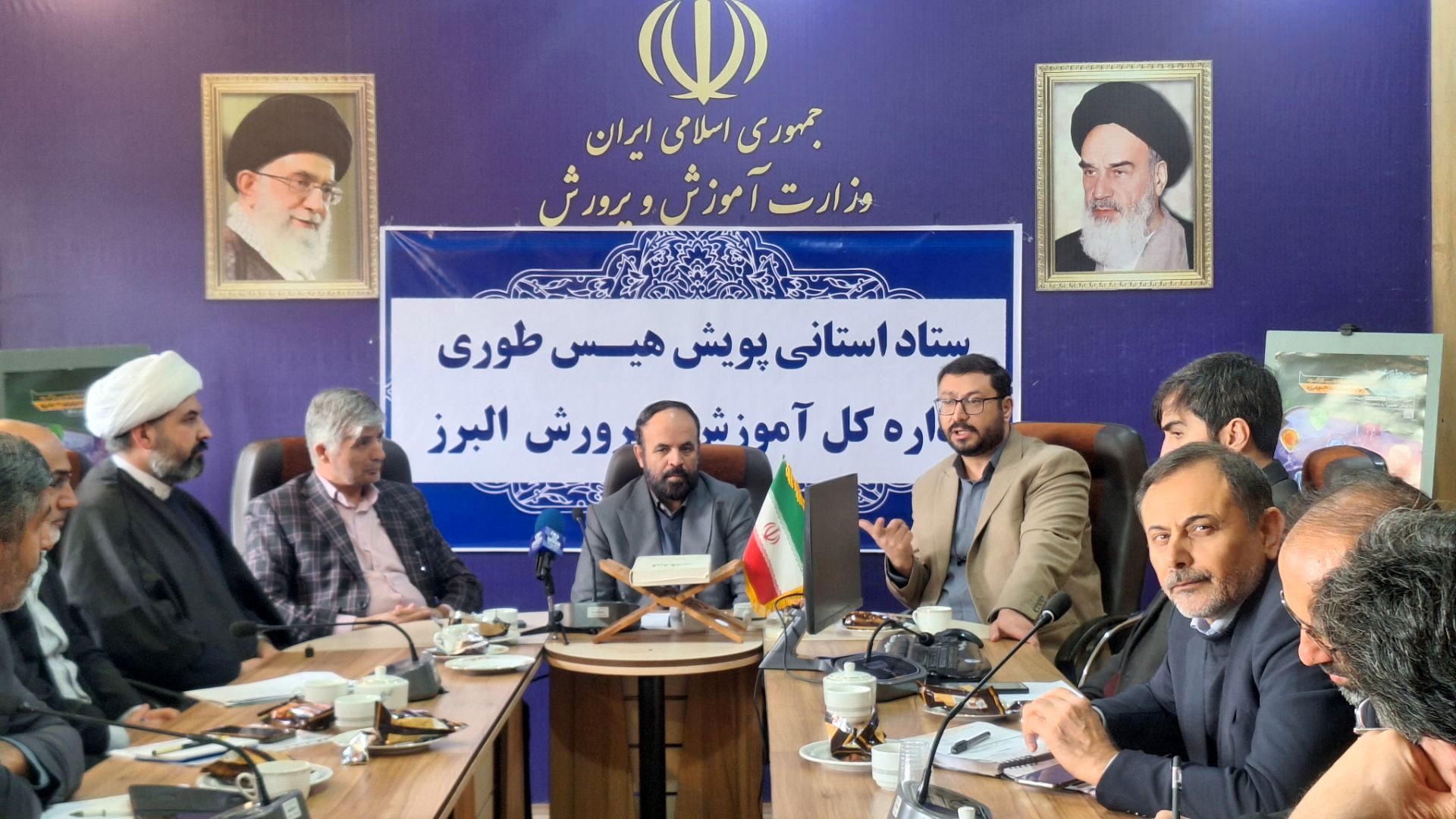 نشست پویش «هیس‌طوری۲» در اداره‌کل آموزش‌وپرورش البرز