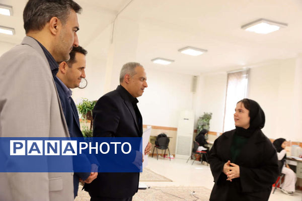 دیدار صمیمانه مدیر آموزش پرورش شهرستان‌های تهران با دانش‌آموزان اردوی مطالعاتی مدارس اسلامشهر