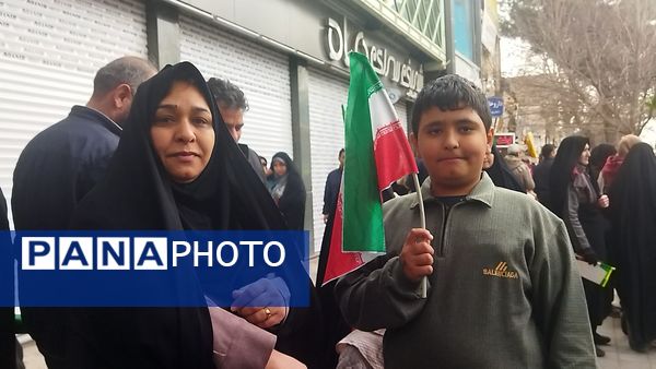 حضور افشار مختلف مردم نیشابور در راهپیمایی ۲۲ بهمن 