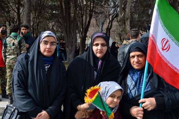 همبستگی یکبارچه مردم غیور و ولایتمدار شهرستان بروجرد در تشییع شهدای امنیت