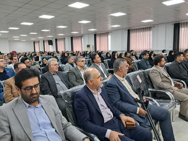 تجلیل از برترین‌های کنکور در قائمشهر