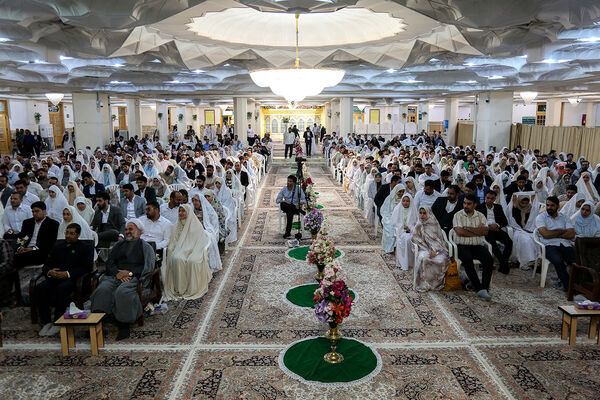 جشن ازدواج ۳۲۵ زوج جوان در حرم حضرت معصومه (س)