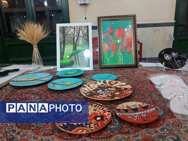 برپایی بازارچه کسب و کار دانش‌آموزی مدرسه توسلی بهاباد