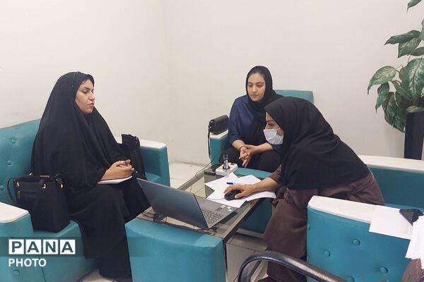 ارائه خدمات مشاوره انتخاب رشته کنکور در مرکز مشاوره آموزش و پرورش ناحیه دو شهرری 
