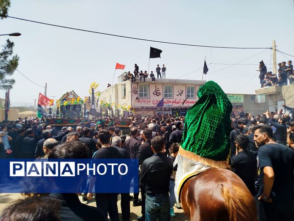 حضور هیات های روستای فدافن در هیئت حسینی در روز عاشورا