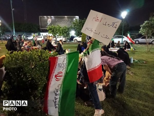 میدان‌داری مردم دارالعباده در میدان امام حسین (ع) یزد