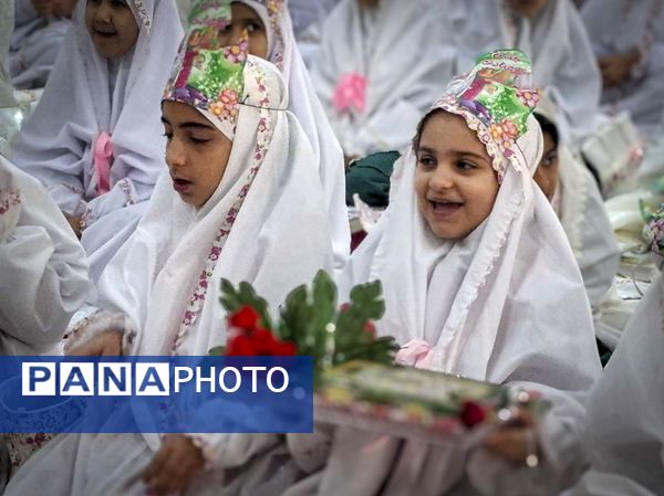 جشن تکلیف ۶۰۰دانش‌آموز دختر گتوندی