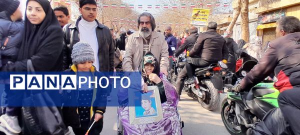 حضور پرشور مردم اصفهانی در راهپیمایی ۲۲بهمن 