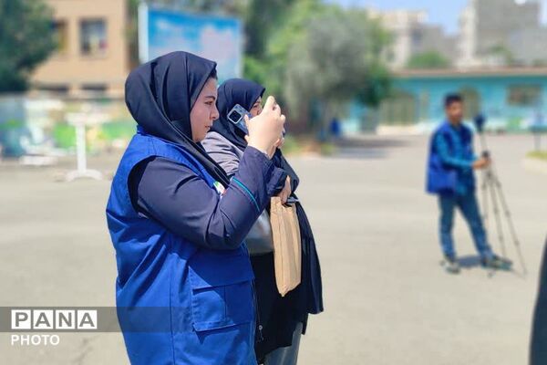  آیین کاشت نهال امید به یاد شهدای دانش‌آموز جنگ رمضان در دبیرستان فتح المبین شهرری 