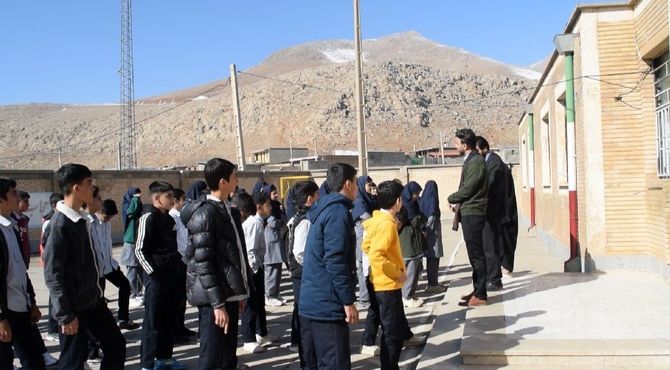 تجلیل از دانش‌آموزان تلاشگر و منتخب آموزشگاه آیت‌الله کاشانی