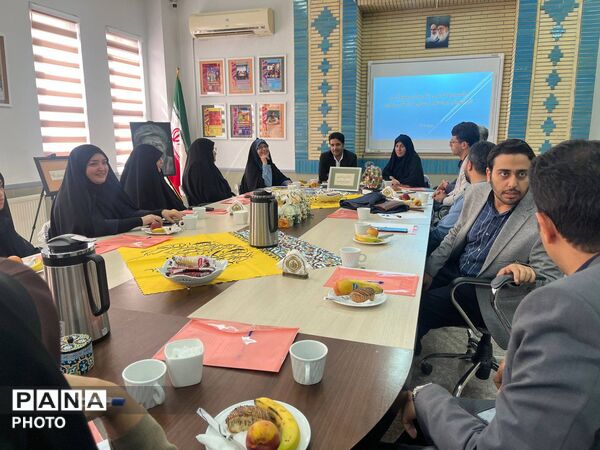 جلسه  هم اندیشی کارشناس مسولان فرهنگی وهنری استان خراسان رضوی