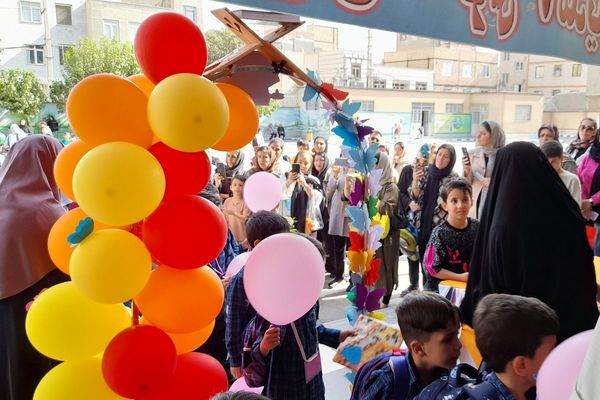 جشن شکوفه ها در مدارس شهرستان قدس، آغاز طلایی و شیرین  سال تحصیلی