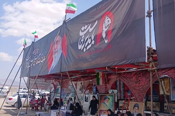 خدمت رسانی به زاِئران تشییع رهبر شهید در موکب دارالمصلین شهرستان شیروان