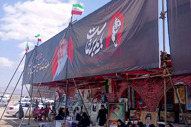 خدمت رسانی به زاِئران تشییع رهبر شهید در موکب دارالمصلین شهرستان شیروان