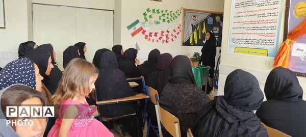 جلسه انجمن اولیا و مربیان در مدرسه سبحان و مائده شلیل