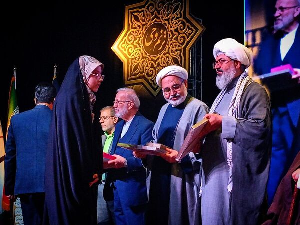 آیین اختتامیه ترنم وحی با تجلیل از برترین های قرآنی