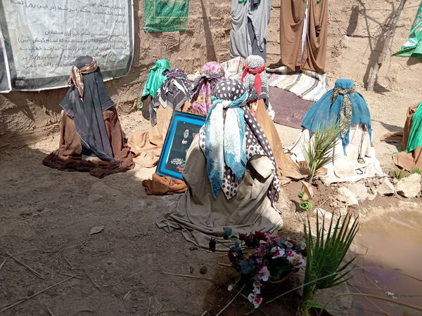 نمایشگاه غنچه‌های خونین در روستای باقرآباد