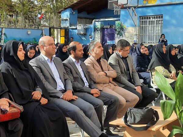 مراسم باشکوه زنگ ایثار و مقاومت در دبیرستان مصلی نژاد حضرت ام البنین