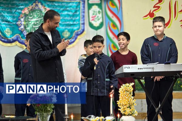 جشن میلاد با سعادت حضرت مهدی موعود(ع)در دبستان حاج همت بهارستان ۲
