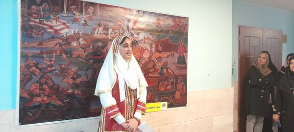 مراسم هفته کتاب و کتابخوانی در دبیرستان فرزانگان استعداد درخشان شهرستان ملارد
