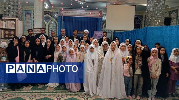 نماز جمعه با حضور دانش‌آموزان فعال بسیجی شهر بن