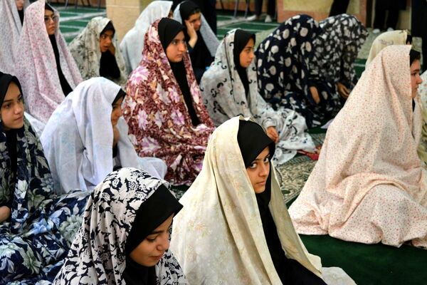 برگزاری مراسم مِهر با مُهر در بهارستان‌۲