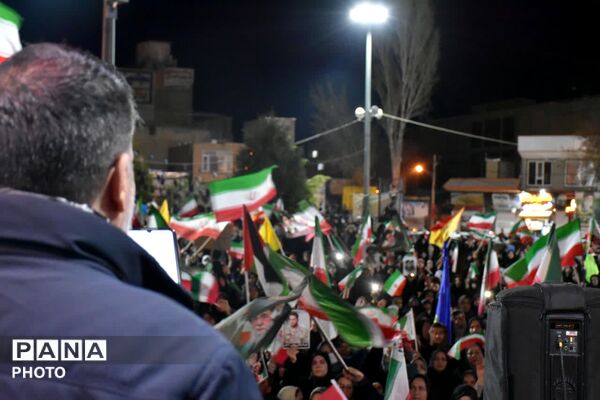 54 شب اتحاد در قروه؛ سخنرانی حماسی امام جمعه، نقشه راه مقاومت