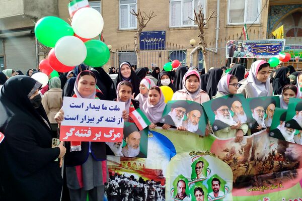 خروش مردمی در خیابان‌های رباط‌کریم در 22بهمن