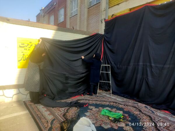 برپایی موکب شهادت حضرت فاطمه(س) در دبیرستان دخترانه نوید ناحیه ۵ مشهد