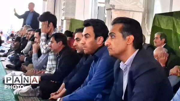 نماز جمعه ای با عطر رمضان در کاشمر 