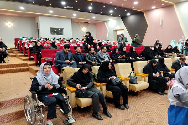 اجرای طرح «وارنیش  فلوراید تراپی » در مدارس ابتدایی استان اردبیل
