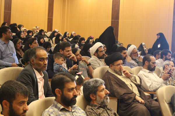 جلوه‌هایی از دومین دوره جشنواره روایت جهاد در قم -1