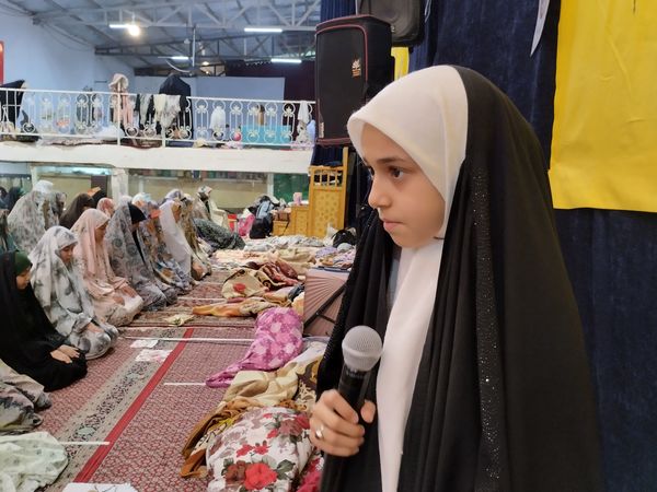 اعتکاف دختران نوجوان در مسجد سیدالشهدا مشهد