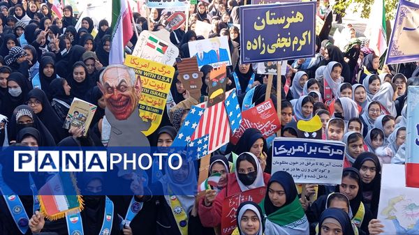 حضور پرشور دانش‌آموزان در راهپیمایی روز ۱۳ آبان