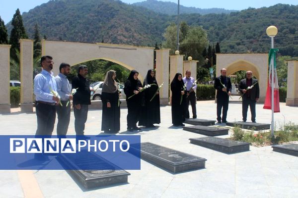 تجدید میثاق مدیر آموزش و پرورش گلوگاه با شهدا و دیدار با امام جمعه شهرستان 