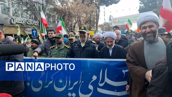 حضور خادمان امنیت در راهپیمایی ۲۲ بهمن