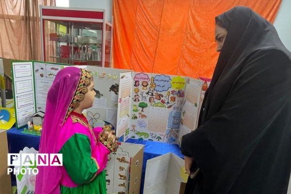 نمایش خلاقیت‌های علمی دانش‌آموزان در نمایشگاه جابر بن حیان مدرسه مهران پیشوا