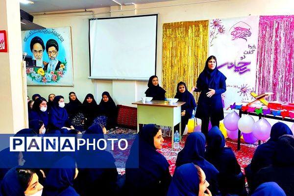 جشن دهه کرامت در دبیرستان دوره‌ اول کوثر رودهن 