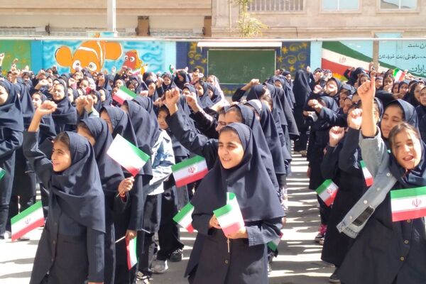 از غنچه های مدرسه تا شکوفه های مقاومت