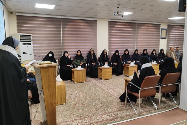 دیدار دختران دانش‌آموز سنندجی با نماینده ولی‌فقیه در کردستان 