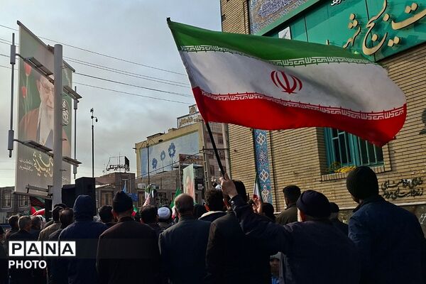 بیعت مردم قرچک با سومین رهبر نظام مقدس جمهوری اسلامی ایران