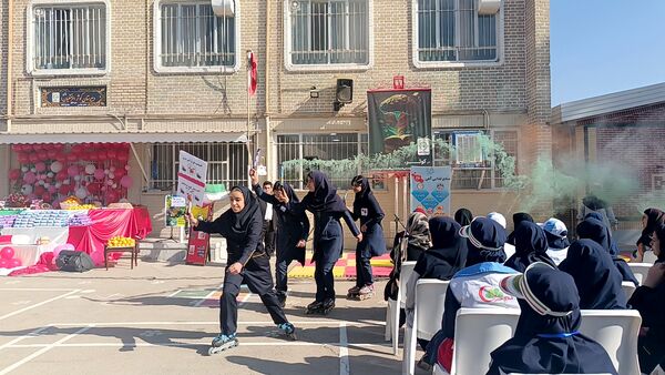افتتاحیه طرح آهن یاری در دبیرستان کوثر فرهنگیان