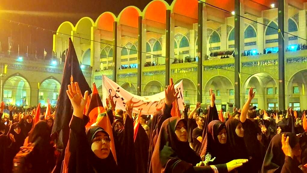 رسم وداع  با پیکر مطهر امام قائد