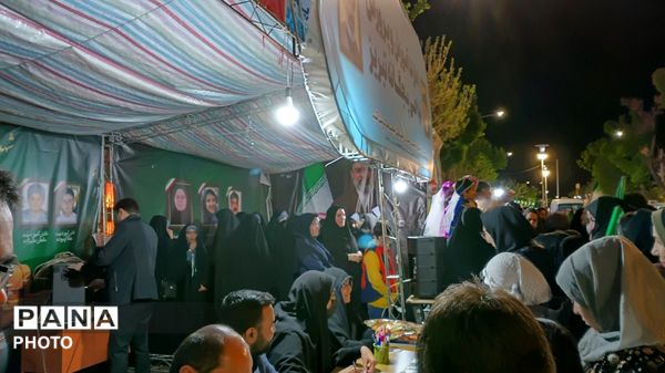 تجمعات شبانه میدان ساعت تبریز