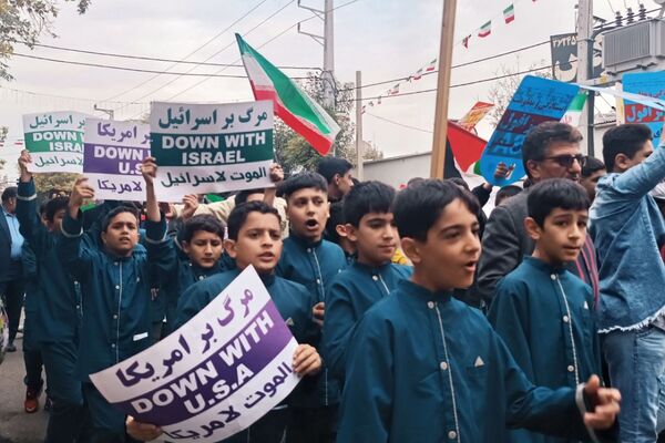  راهپیمایی ۱۳آبان در شهرستان ورامین