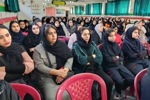 آموزش شیوه‌های افزایش تاب‌آوری در دبیرستان گراشی ناحیه 3 شیراز