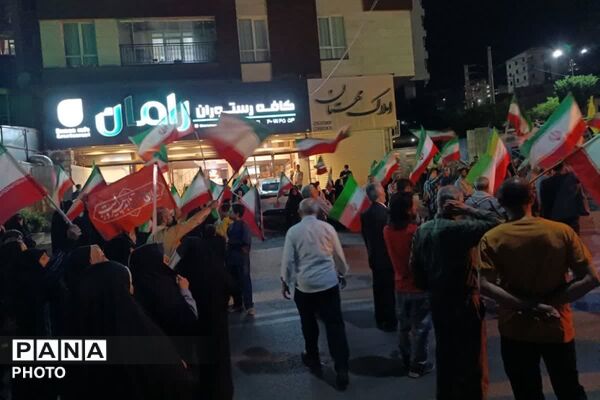 کافه گفتگو نوجوانان مبارز رودهن در تجمعات مردمی شبانه